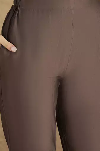 Women Regular Thread Work Kurta with Trousers & With Dupatta