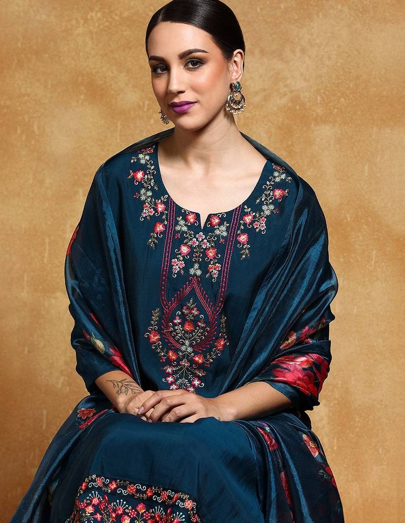 Women Floral Yoke Design Regular Kurta with Trousers & With Dupatta
