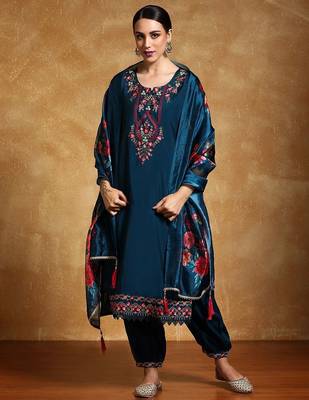 Women Floral Yoke Design Regular Kurta with Trousers & With Dupatta 1