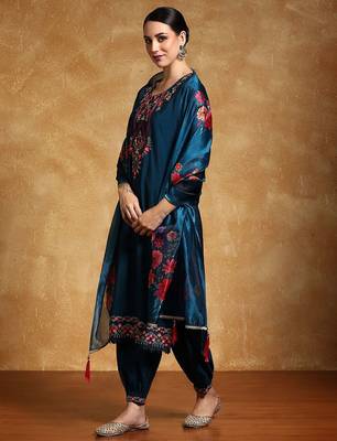 Women Floral Yoke Design Regular Kurta with Trousers & With Dupatta 3