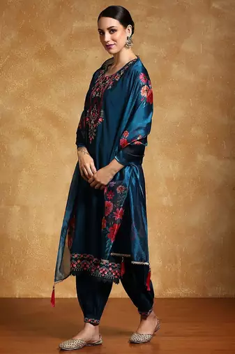 Women Floral Yoke Design Regular Kurta with Trousers & With Dupatta