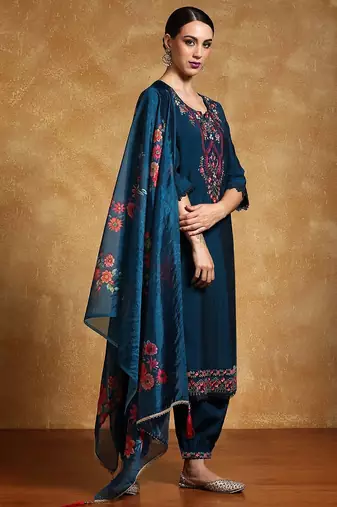 Women Floral Yoke Design Regular Kurta with Trousers & With Dupatta