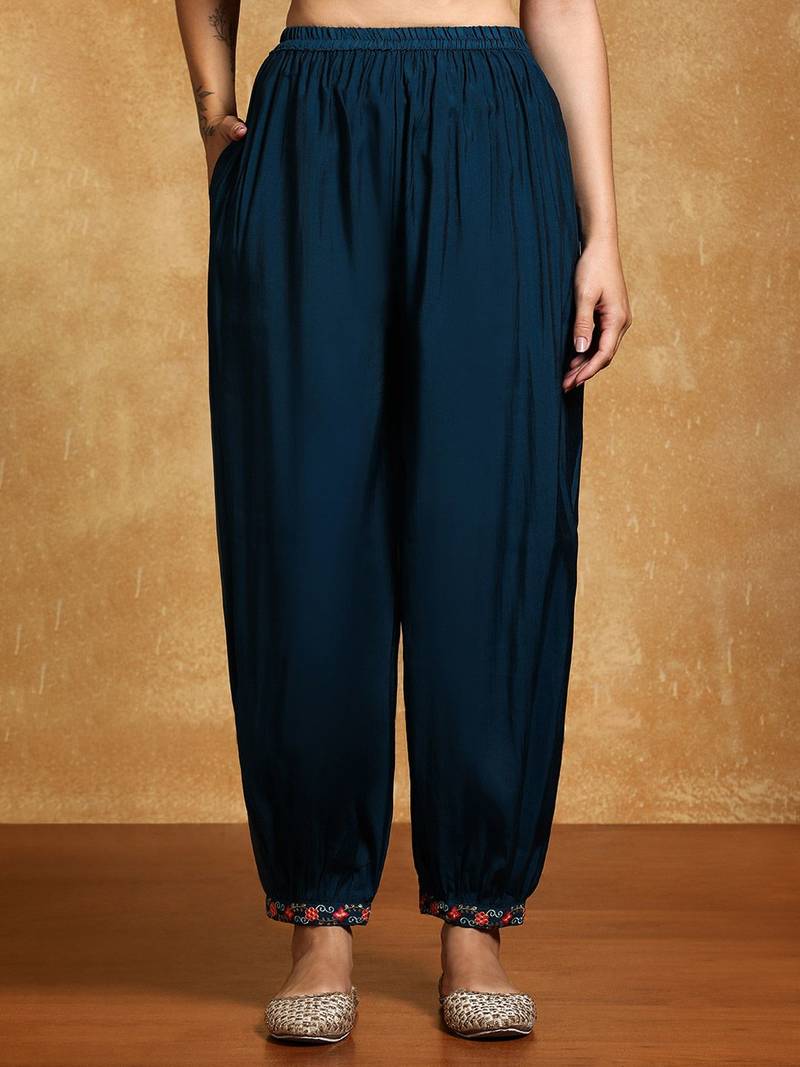 Women Floral Yoke Design Regular Kurta with Trousers & With Dupatta