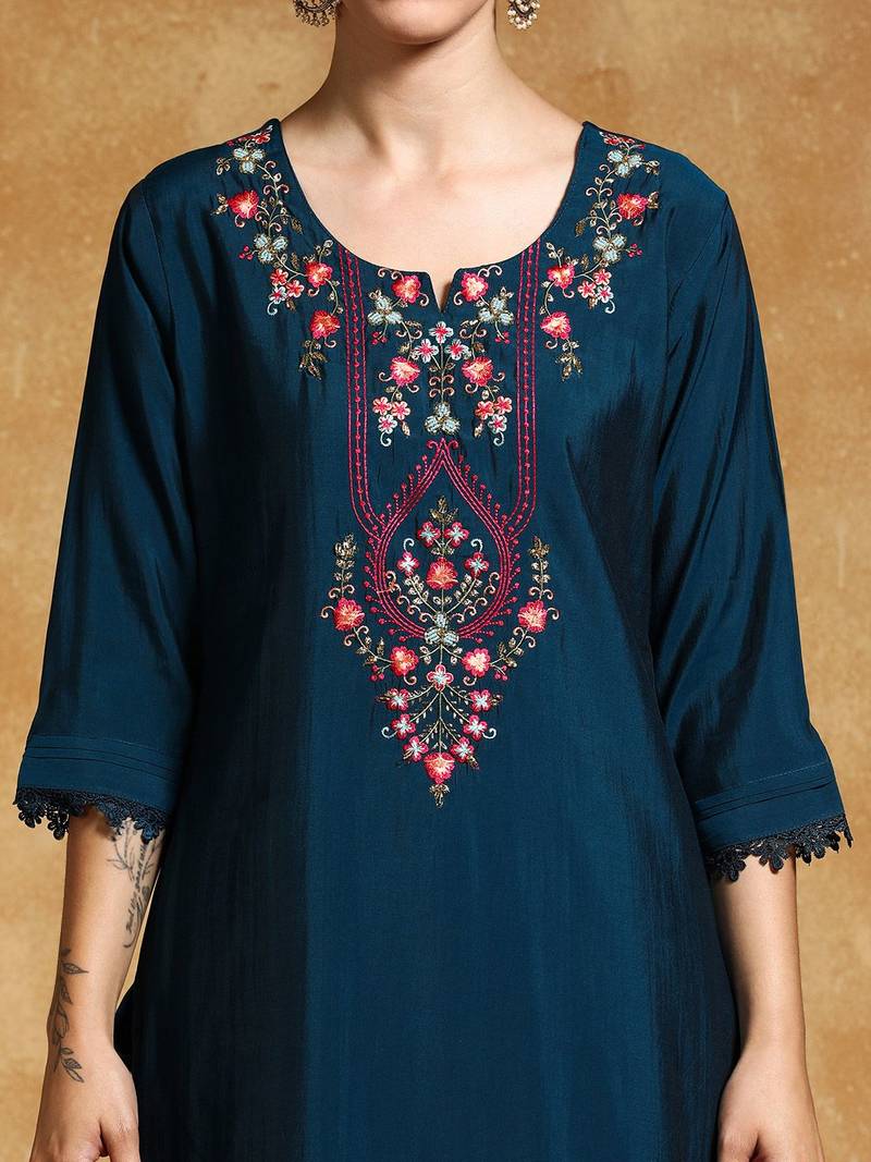 Women Floral Yoke Design Regular Kurta with Trousers & With Dupatta