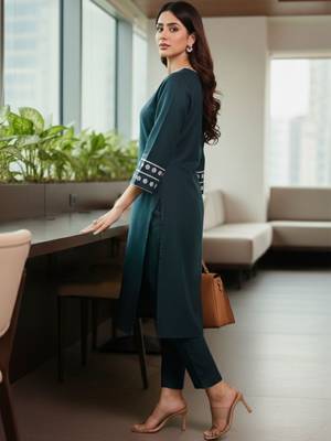 Women Ethnic Motifs Embroidered Regular Thread Work Kurta with Trousers 1