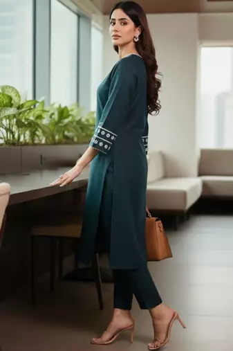 Women Ethnic Motifs Embroidered Regular Thread Work Kurta with Trousers