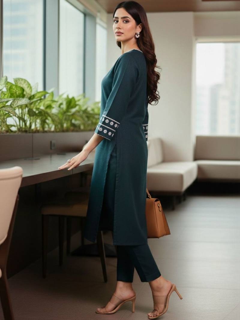 Women Ethnic Motifs Embroidered Regular Thread Work Kurta with Trousers