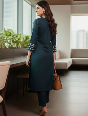 Women Ethnic Motifs Embroidered Regular Thread Work Kurta with Trousers 4