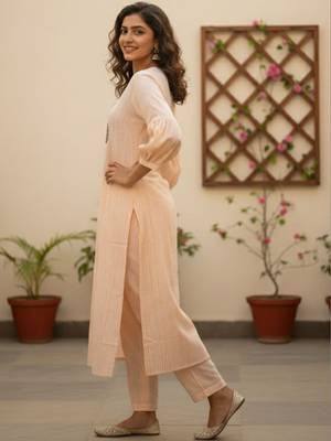 Women Striped Regular  Cotton Kurta with Trousers 7
