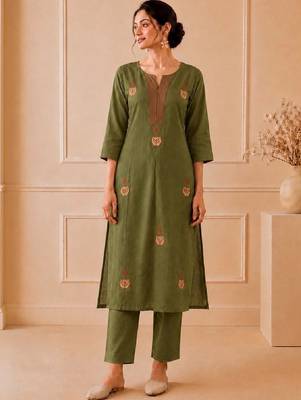Women Ethnic Motifs Embroidered Regular Thread Work Kurta with Trousers 1