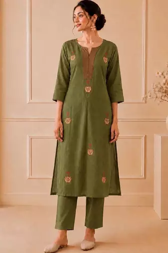 Women Ethnic Motifs Embroidered Regular Thread Work Kurta with Trousers