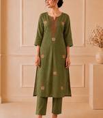 Women Ethnic Motifs Embroidered Regular Thread Work Kurta with Trousers