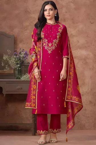 Women Floral Embroidered Regular Sequinned Kurta with Trousers & With Dupatta