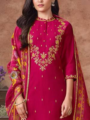 Women Floral Embroidered Regular Sequinned Kurta with Trousers & With Dupatta 2