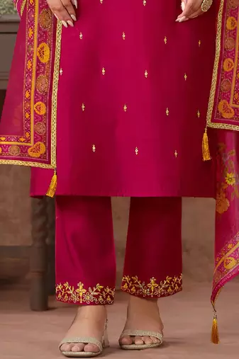 Women Floral Embroidered Regular Sequinned Kurta with Trousers & With Dupatta