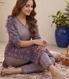 Women Floral Printed Regular Kurta with Trousers & With Dupatta