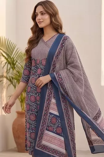 Women Floral Printed Regular Kurta with Trousers & With Dupatta
