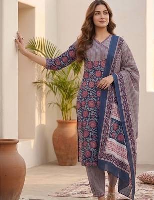 Women Floral Printed Regular Kurta with Trousers & With Dupatta 5
