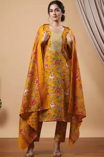 Women Floral Printed Regular Thread Work Kurta with Trousers & With Dupatta