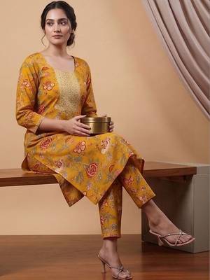 Women Floral Printed Regular Thread Work Kurta with Trousers & With Dupatta 7