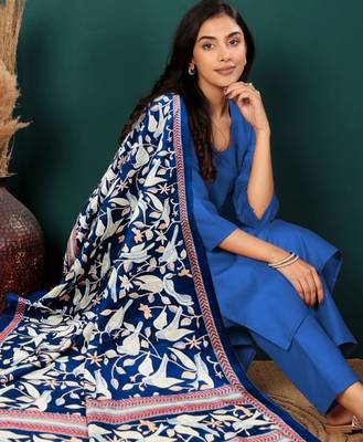 V-Neck Straight Kurta with Trousers And Dupatta 2