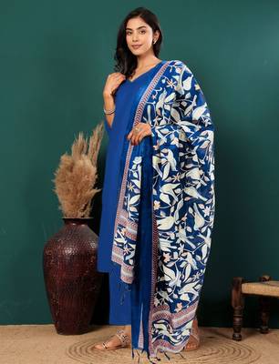 V-Neck Straight Kurta with Trousers And Dupatta 1