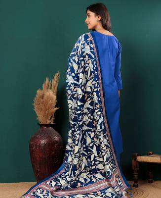 V-Neck Straight Kurta with Trousers And Dupatta 6