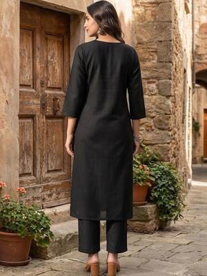 Women Ethnic Motifs Embroidered Regular Thread Work Kurta with Trousers 7