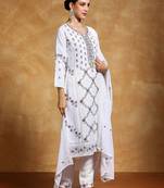Women Floral Embroidered Regular Thread Work  Cotton Kurta with Trousers & With Dupatta