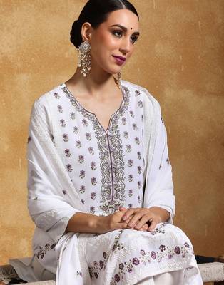 Women Floral Embroidered Regular Thread Work  Cotton Kurta with Trousers & With Dupatta 5