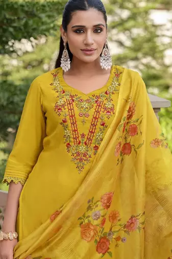 Floral Embroidered Sweetheart Neck Kurta With Salwar & Dupatta