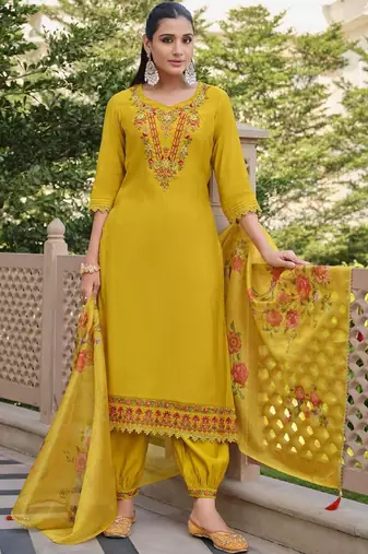 Floral Embroidered Sweetheart Neck Kurta With Salwar & Dupatta