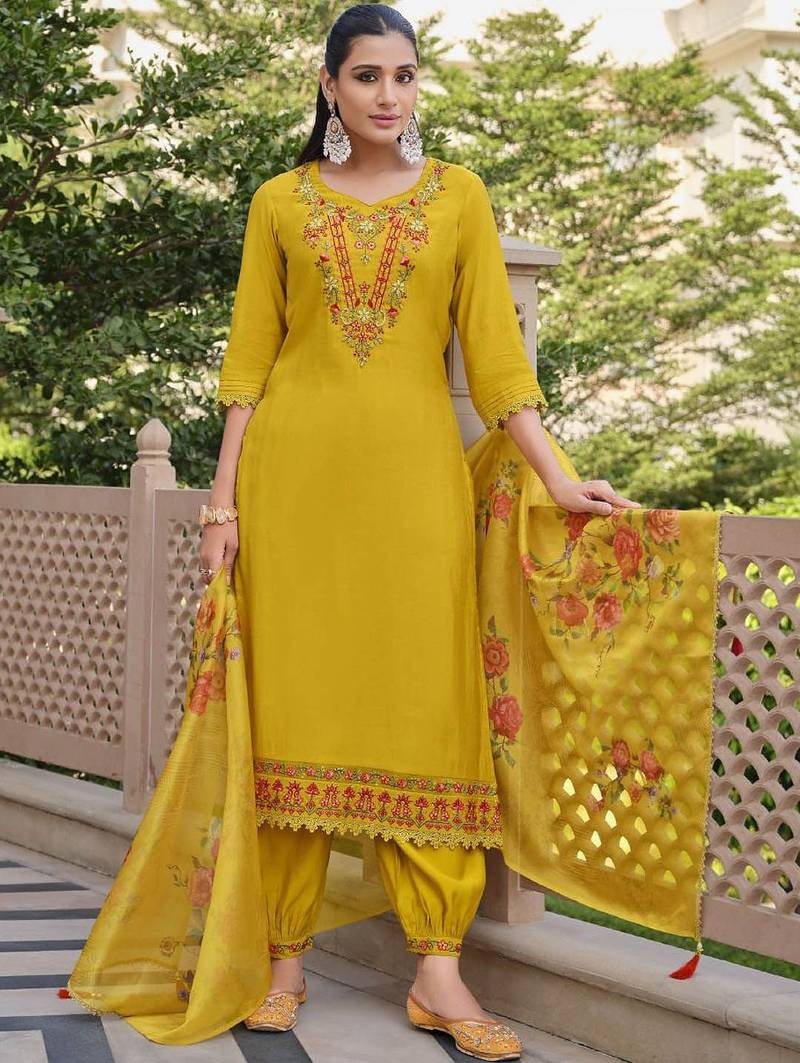 Floral Embroidered Sweetheart Neck Kurta With Salwar & Dupatta