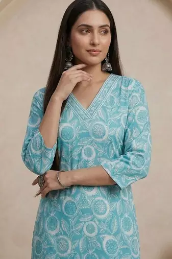 Women Ethnic Motifs Printed Regular Kurta with Trousers & With Dupatta