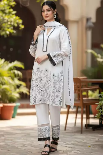 Women Floral Embroidered Regular Thread Work Kurta with Trousers & With Dupatta