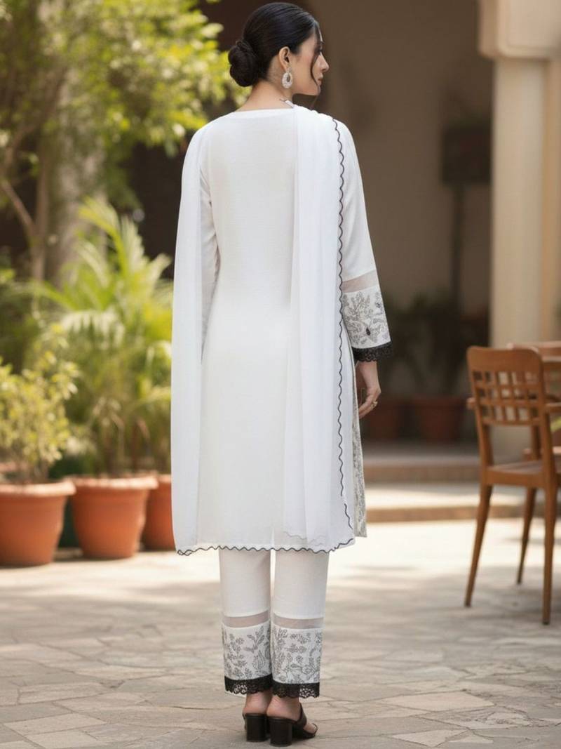 Women Floral Embroidered Regular Thread Work Kurta with Trousers & With Dupatta