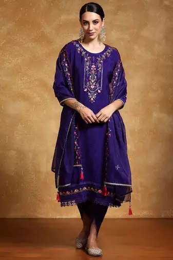 Women Floral Embroidered Regular Kurta with Dhoti Pants & With Dupatta