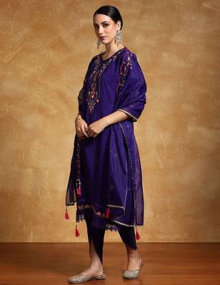 Women Floral Embroidered Regular Kurta with Dhoti Pants & With Dupatta 3