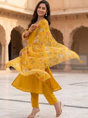 Women Floral Embroidered Regular Thread Work Kurta with Trousers & With Dupatta 4