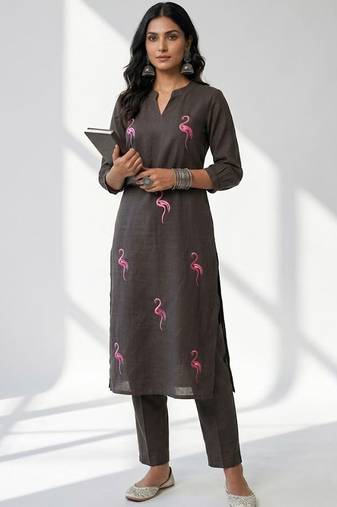 Ethnic Motifs Embroidered Regular Thread Work Kurta with Trousers