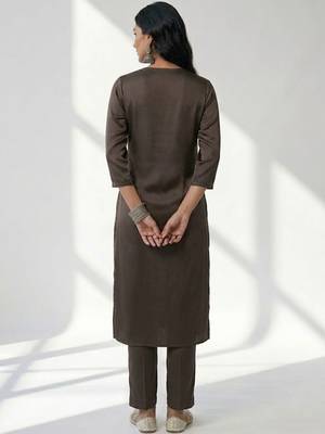 Ethnic Motifs Embroidered Regular Thread Work Kurta with Trousers 3