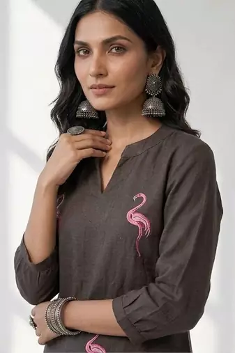 Ethnic Motifs Embroidered Regular Thread Work Kurta with Trousers