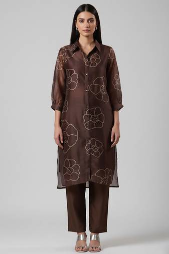 Women Bandhani Printed Regular Chanderi Silk Kurta with Trousers