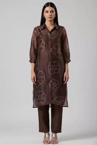 Women Bandhani Printed Regular Chanderi Silk Kurta with Trousers