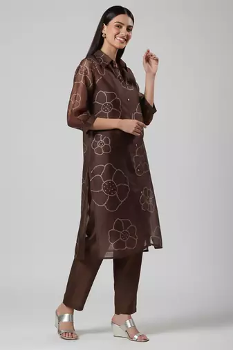 Women Bandhani Printed Regular Chanderi Silk Kurta with Trousers