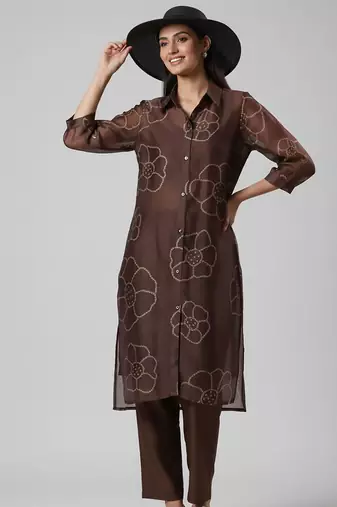 Women Bandhani Printed Regular Chanderi Silk Kurta with Trousers