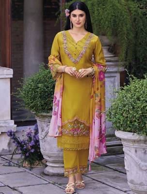 Floral Embroidered Thread Work  Cotton Straight Kurta With Trousers & Dupatta 1