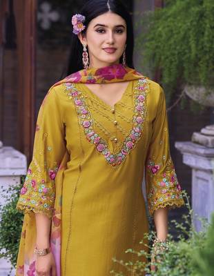 Floral Embroidered Thread Work  Cotton Straight Kurta With Trousers & Dupatta 2