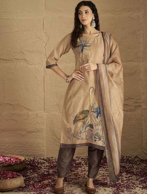 Women Floral Embroidered Regular Thread Work Kurta with Trousers & With Dupatta 1