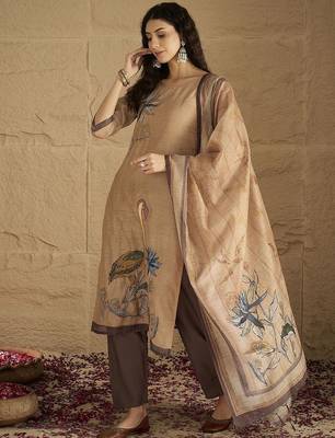 Women Floral Embroidered Regular Thread Work Kurta with Trousers & With Dupatta 4